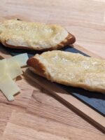 this picture shows two Bretzel stick Swiss