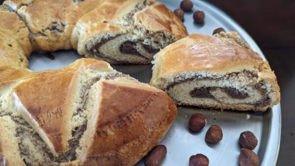 Nusskranz - Nut Wreath | Delicious Hazelnut Filling