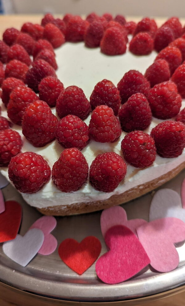 Creamy Raspberry Heart 02 This Picture Shows The Creamy Raspberry Heart Cake 02 From Front