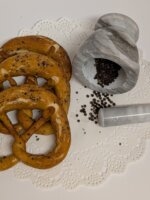 A twist of perfection—this Bretzel Sansibar delivers golden goodness on the outside, a soft, chewy inside, and a spicy kick that’ll keep you coming back for more.
