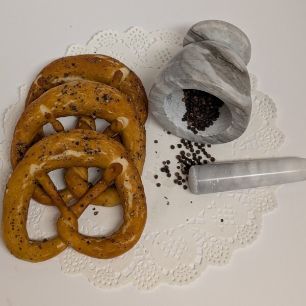 A twist of perfection—this Bretzel Sansibar delivers golden goodness on the outside, a soft, chewy inside, and a spicy kick that’ll keep you coming back for more.
